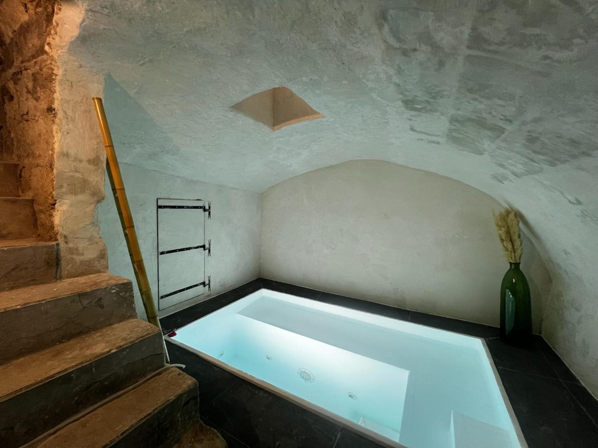 Piscine Chauffee, Centre, Maison Atypique Vakantiehuis